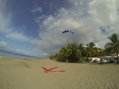 Saut en Parachute sur les Plages des Antilles